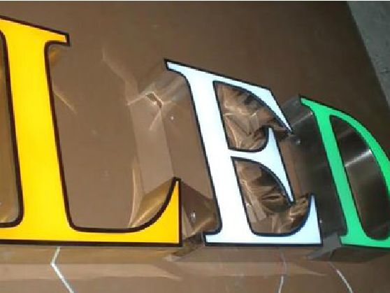 宜君介绍LED招牌的基础知识。